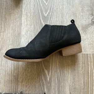 Short black booties
